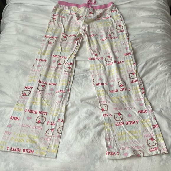 Hello Kitty - Picture 3 of 3